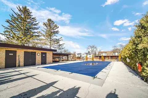 Exterior - 1915 Tanglewood Dr #2D, Glenview, IL 60025 photo 9 of 9