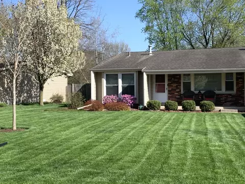248 Bay Colony Dr, Naperville, IL 60565