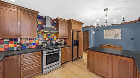 559 Selborne Rd, Riverside, IL 60546 photo 8