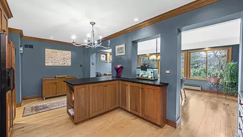559 Selborne Rd, Riverside, IL 60546 photo 9