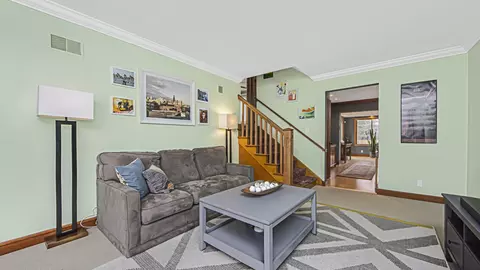 559 Selborne Rd, Riverside, IL 60546 photo 4