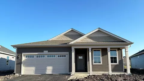 907 Plateau Dr, Pingree Grove, IL 60140