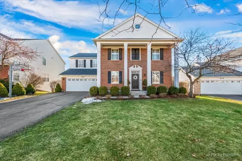 423 Red Sky Dr, Saint Charles, IL 60175