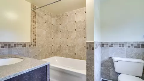 Bath - 401 Main St, Leaf River, IL 61047 photo 2 of 3