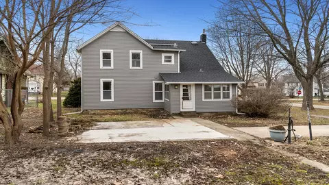 Exterior - 401 Main St, Leaf River, IL 61047 photo 3 of 6