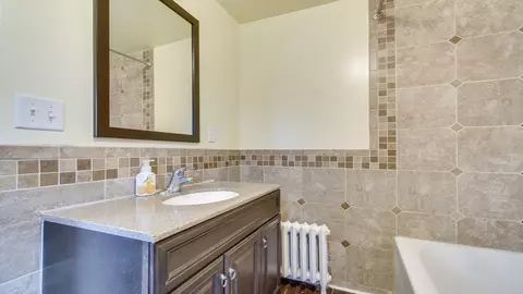 Bath - 401 Main St, Leaf River, IL 61047 photo 3 of 3