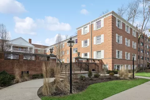 2260 Sherman Ave #G, Evanston, IL 60201