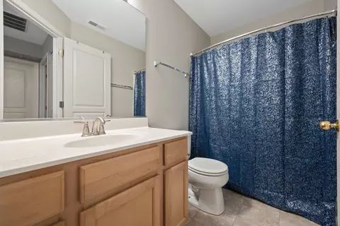 Bath - 3103 Bromley Ln, Aurora, IL 60502 photo 1 of 2