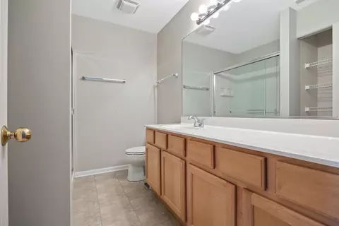 Bath - 3103 Bromley Ln, Aurora, IL 60502 photo 2 of 2