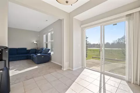 Entry Way - 3103 Bromley Ln, Aurora, IL 60502 photo 4 of 6