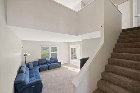 Entry Way - 3103 Bromley Ln, Aurora, IL 60502 photo 2 of 6