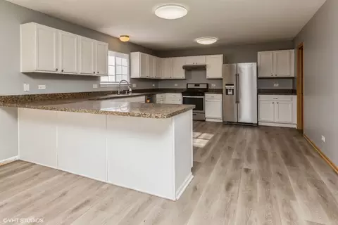 Kitchen - 16307 Spring Creek Ln, Plainfield, IL 60586 photo 2 of 2