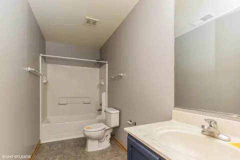 Bath - 16307 Spring Creek Ln, Plainfield, IL 60586 photo 3 of 3