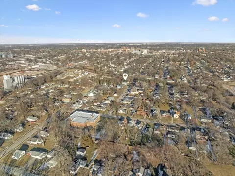View/Area - 107 Packard St, Bloomington, IL 61701 photo 2 of 5