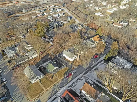 View/Area - 107 Packard St, Bloomington, IL 61701 photo 1 of 5