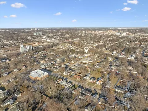 View/Area - 107 Packard St, Bloomington, IL 61701 photo 3 of 5