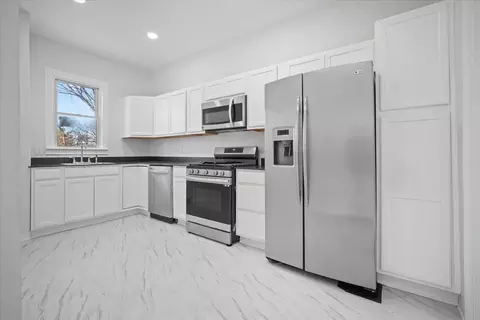 Kitchen - 107 Packard St, Bloomington, IL 61701 photo 2 of 5