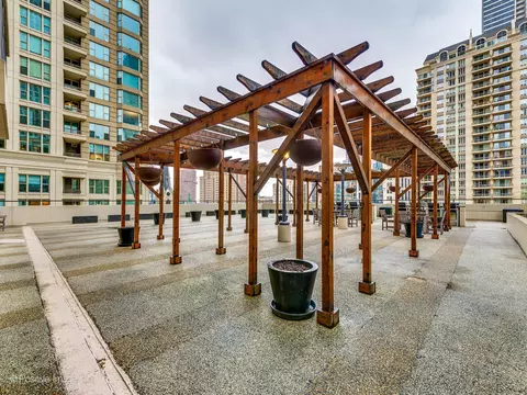 Exterior - 30 E Huron St #4804, Chicago, IL 60611 photo 2 of 3