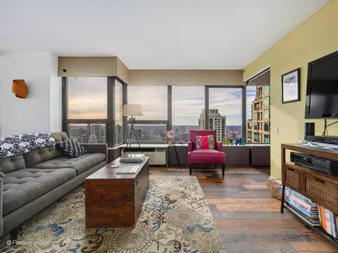 Living - 30 E Huron St #4804, Chicago, IL 60611 photo 2 of 4