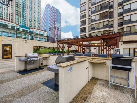 Exterior - 30 E Huron St #4804, Chicago, IL 60611 photo 3 of 3