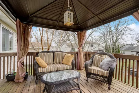 Exterior - 1475 Westbury Dr, Hoffman Estates, IL 60192 photo 3 of 3
