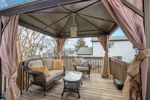 Exterior - 1475 Westbury Dr, Hoffman Estates, IL 60192 photo 2 of 3