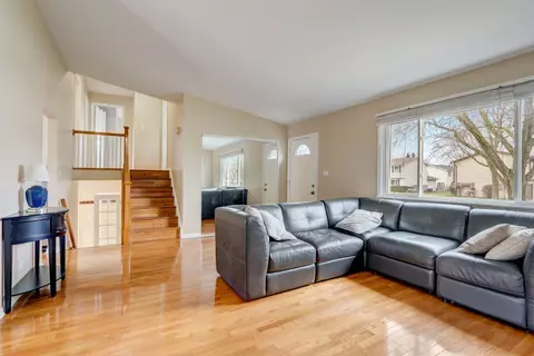 Living - 1475 Westbury Dr, Hoffman Estates, IL 60192 photo 3 of 3