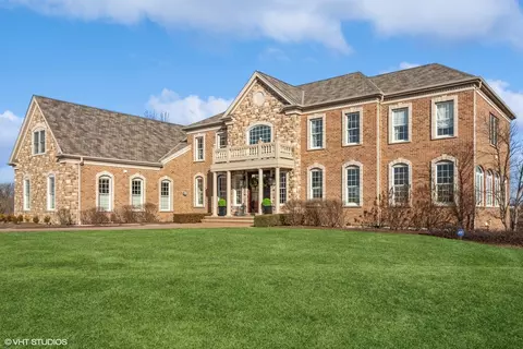 10 Olympia Fields Ct, Hawthorn Woods, IL 60047