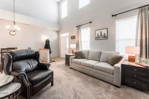 Living - 2257 Georgetown Cir #2257, Aurora, IL 60503 photo 3 of 4