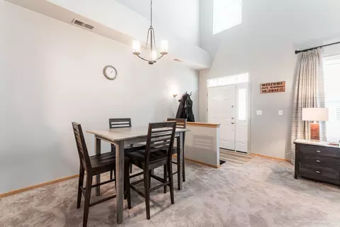 Dining - 2257 Georgetown Cir #2257, Aurora, IL 60503 photo 2 of 2