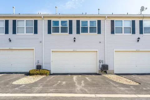 Exterior - 2257 Georgetown Cir #2257, Aurora, IL 60503 photo 3 of 5