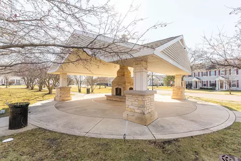Exterior - 2257 Georgetown Cir #2257, Aurora, IL 60503 photo 4 of 5