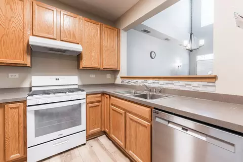 Kitchen - 2257 Georgetown Cir #2257, Aurora, IL 60503 photo 2 of 2
