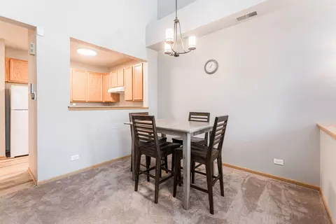 Dining - 2257 Georgetown Cir #2257, Aurora, IL 60503 photo 1 of 2