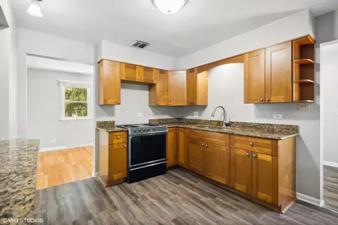 12 E 60th St, Westmont, IL 60559 photo 7