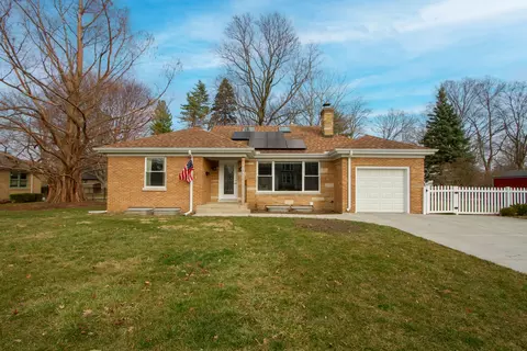 315 N Bothwell St, Palatine, IL 60067