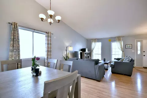 Dining - 692 Packard Dr, Elgin, IL 60120 photo 2 of 2