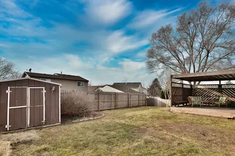 Exterior - 692 Packard Dr, Elgin, IL 60120 photo 4 of 5