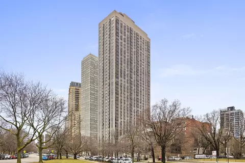 2650 N Lakeview Ave #2404, Chicago, IL 60614