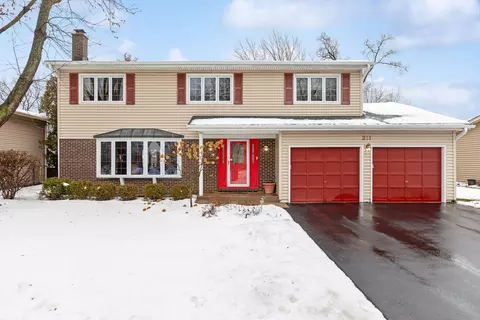211 W Hintz Rd, Arlington Heights, IL 60004