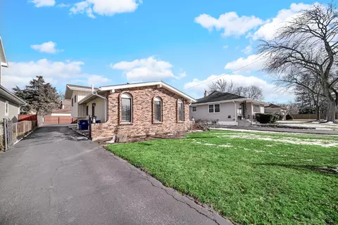 625 S Grant Ave, Villa Park, IL 60181