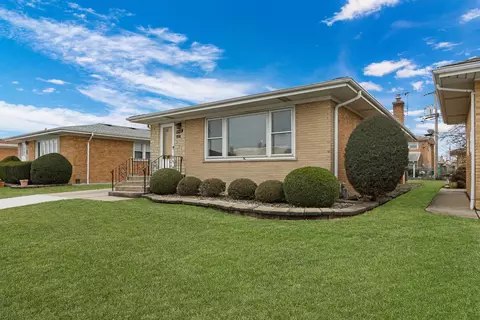 8533 W Saint Joseph Ave, Chicago, IL 60656