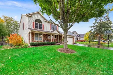 1471 Pebble Ln, Crystal Lake, IL 60014