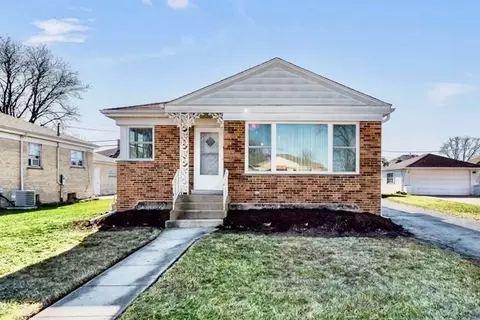 1958 Boeger Ave, Westchester, IL 60154