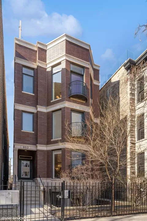 952 N Wolcott Ave #1, Chicago, IL 60622