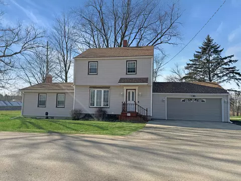 404 N Bridge St, Eleroy, IL 61027