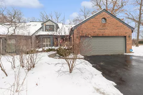 48 Warrington Dr, Lake Bluff, IL 60044