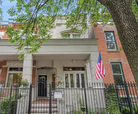 915 S Oakley Blvd, Chicago, IL 60612