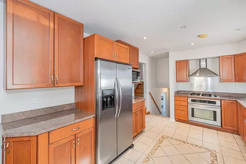 Kitchen - 900 Devon Ave, Park Ridge, IL 60068 photo 3 of 5