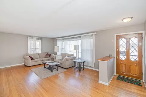 Living - 900 Devon Ave, Park Ridge, IL 60068 photo 1 of 4
